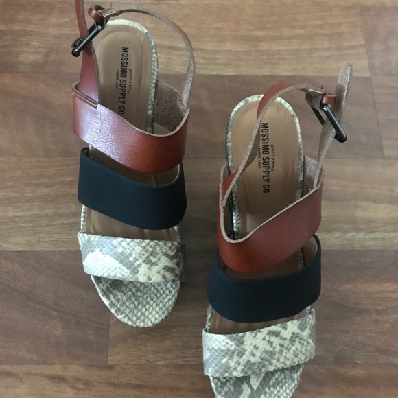 Mossimo Wedge Sandals 👡💕 - Picture 3 of 4